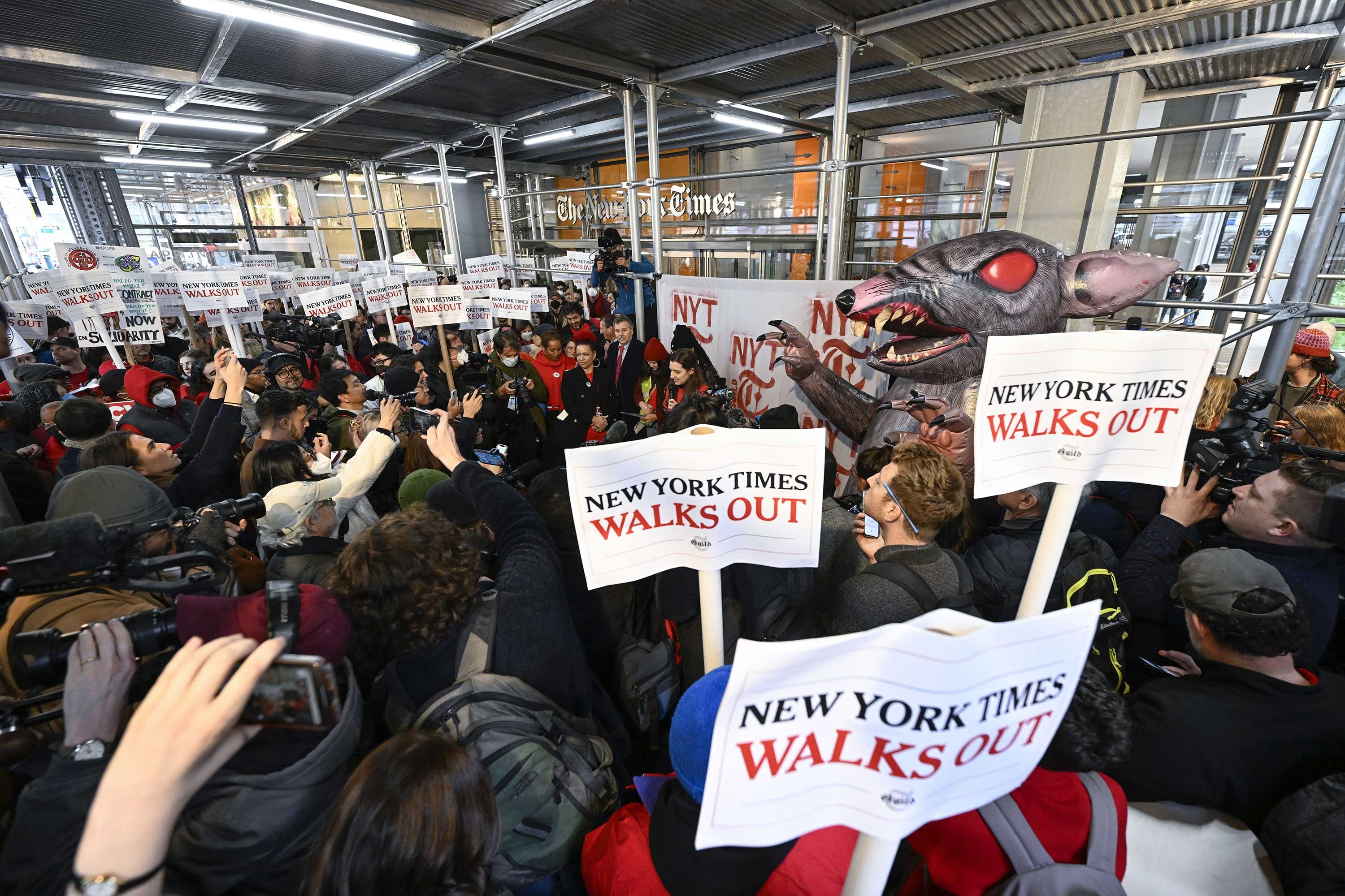 Greve çıkan New York Times çalışanları