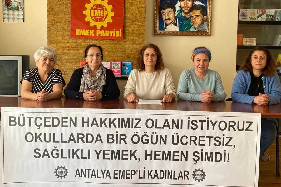 Antalya'da yapılan okullarda bir öğün ücretsiz yemek talepli açıklama.