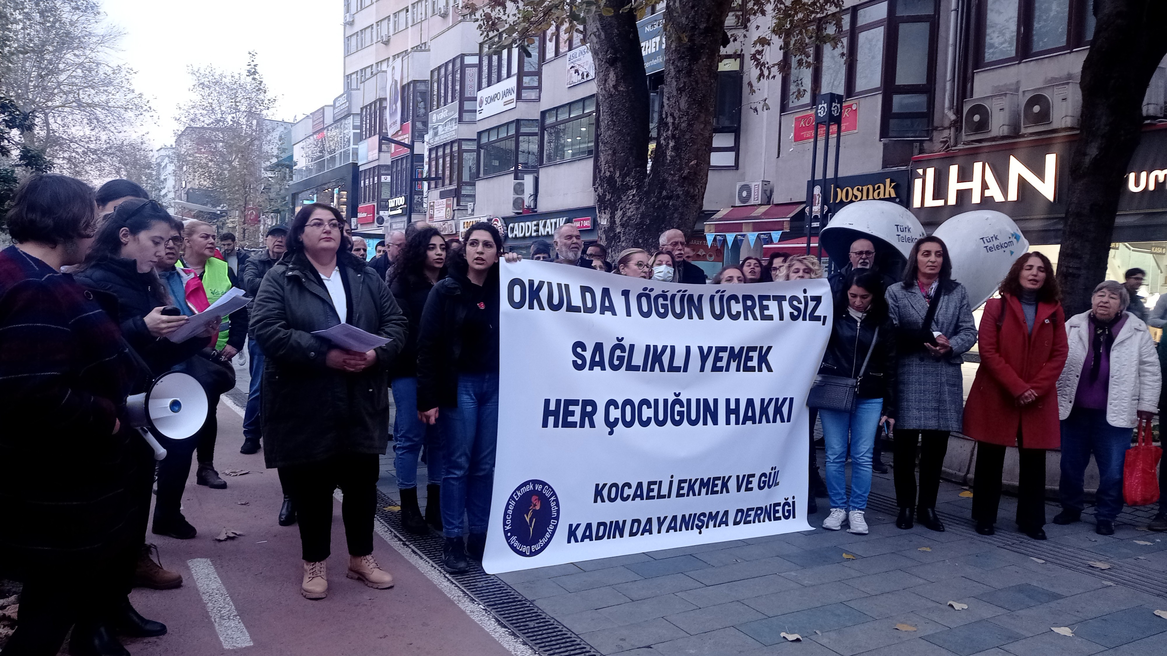 Kocaeli'de yapılan okullarda bir öğün ücretsiz yemek talepli açıklama.