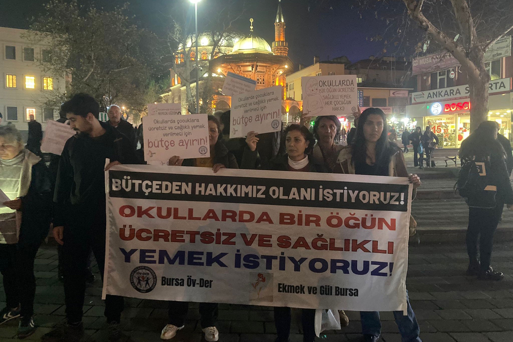 Bursa'da yapılan okullarda bir öğün ücretsiz yemek talepli açıklama.