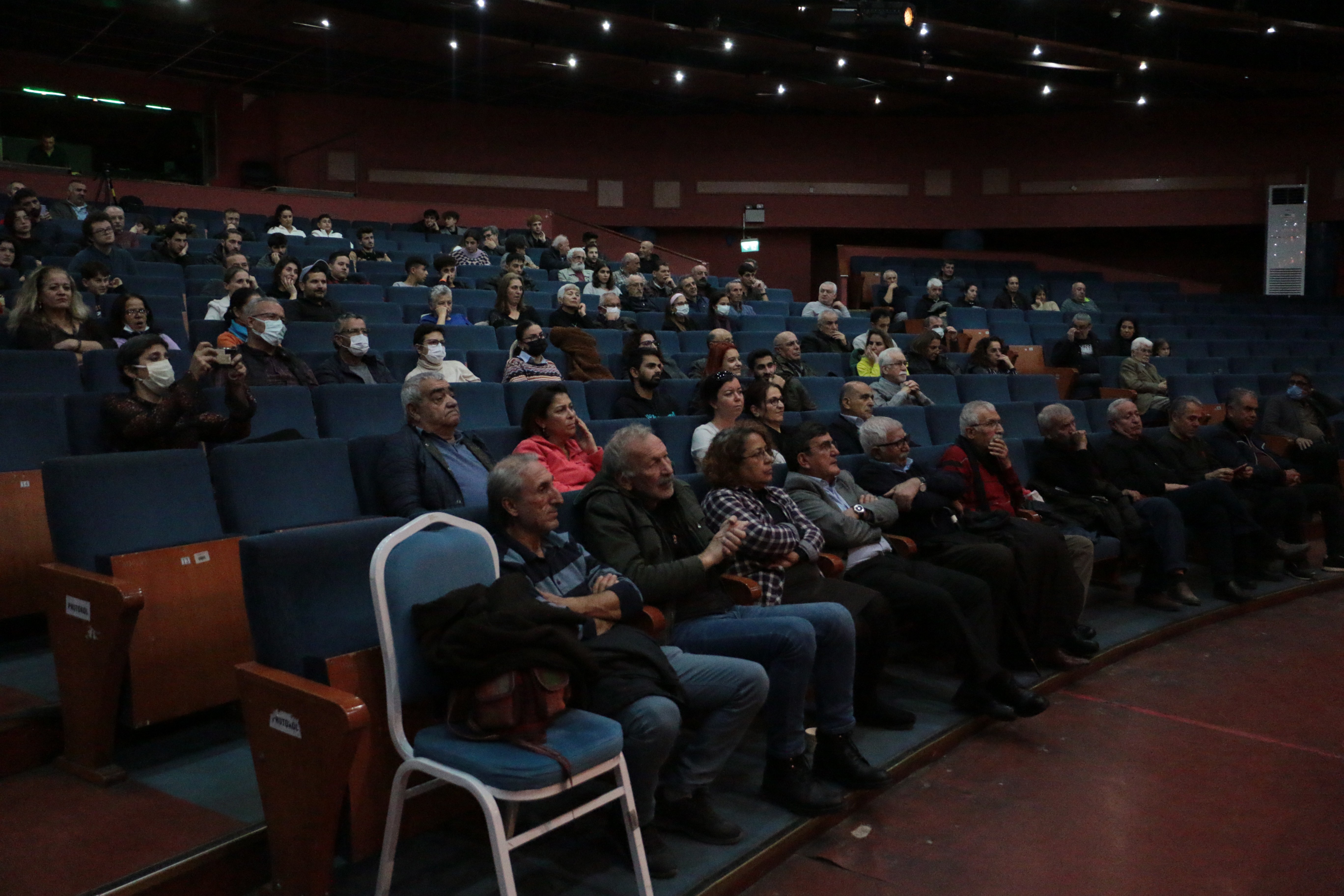 Narlıdere Emek Gençliği Erdal Eren'i andı