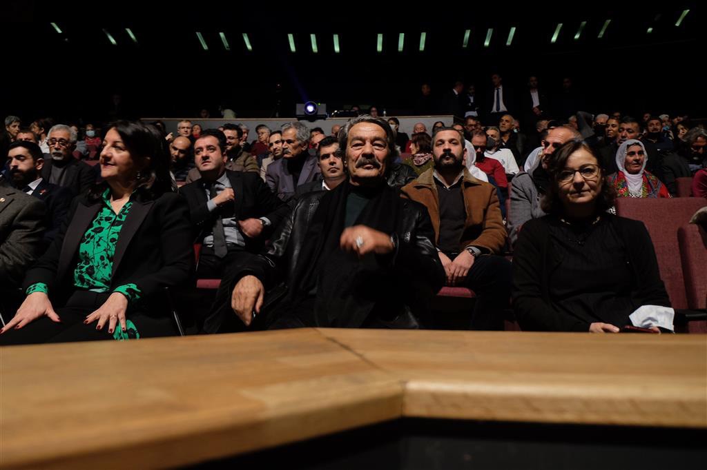 Pervin Buldan, Kadir İnanır, Nuray Sancar.