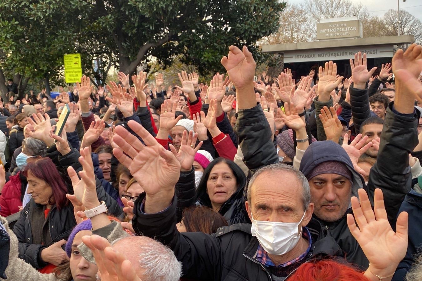 Saraçhane'de toplanan kalabalık