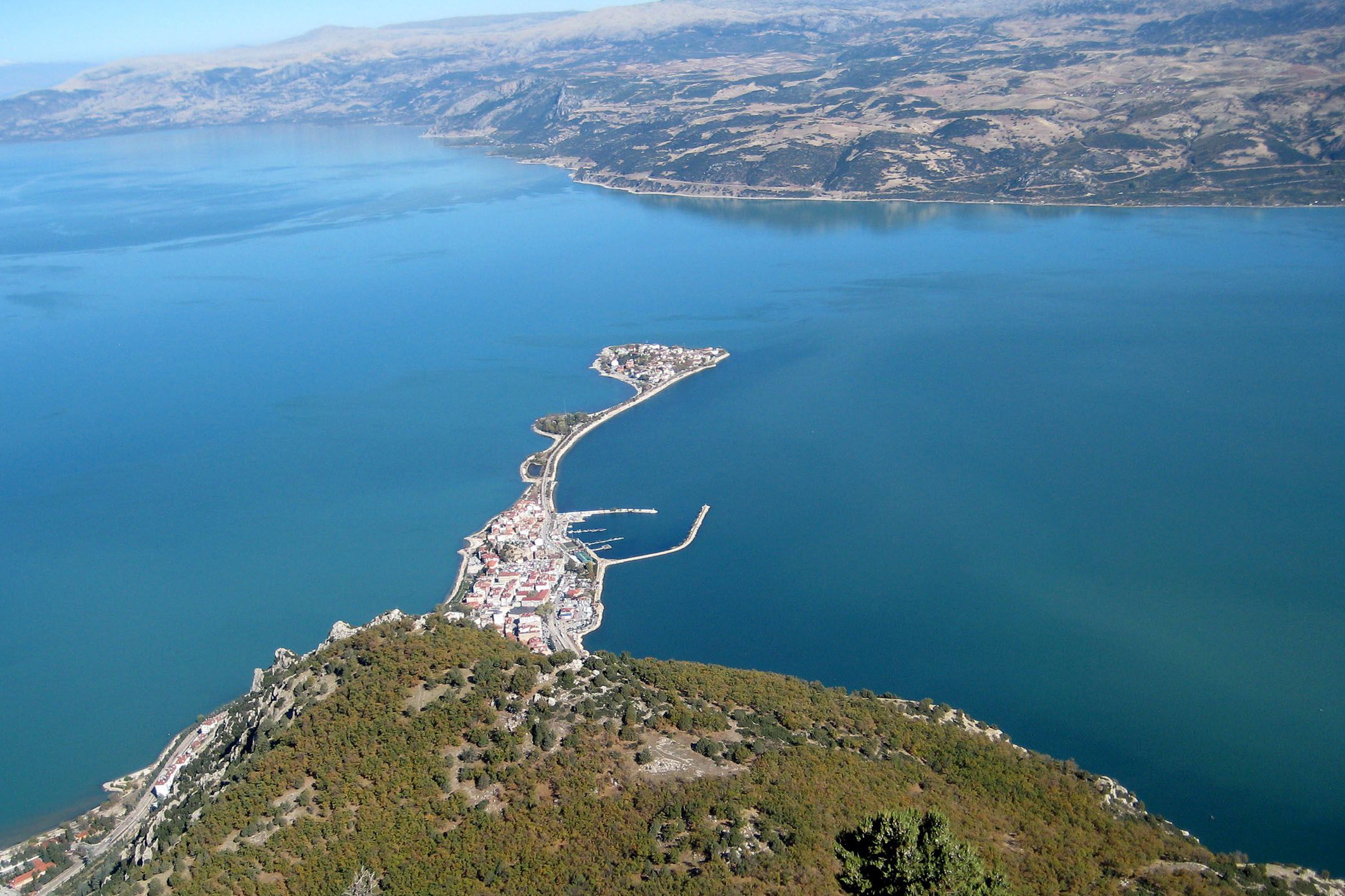 Eğirdir Gölü'nde balık türleri yok oluyor