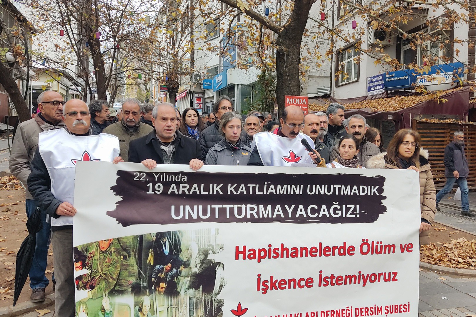 19 Aralık katliamında yaşamını yitirenler anıldı