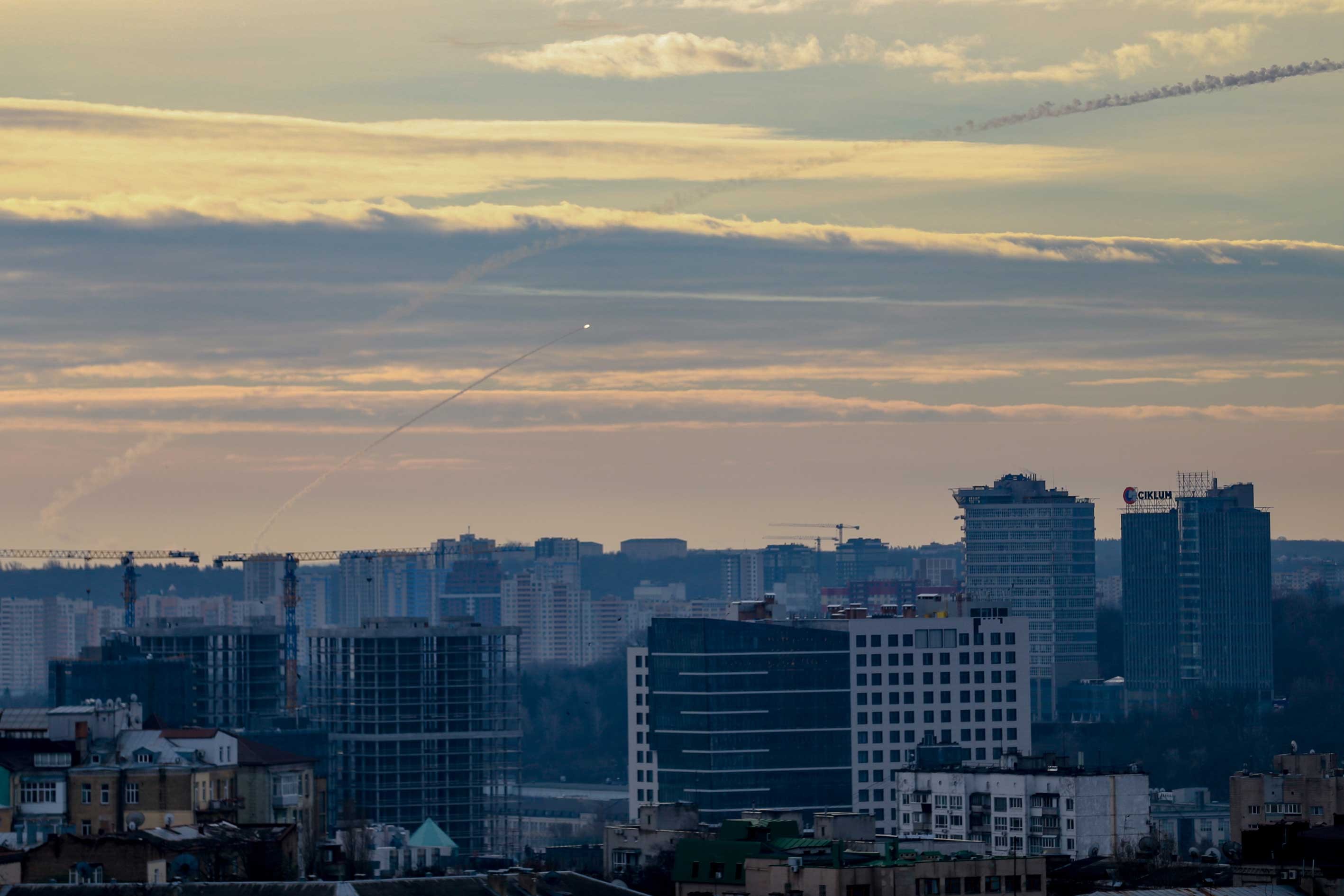 Rus füzelerinin Ukrayna hava savunma sistemleri tarafından imha edilme anı