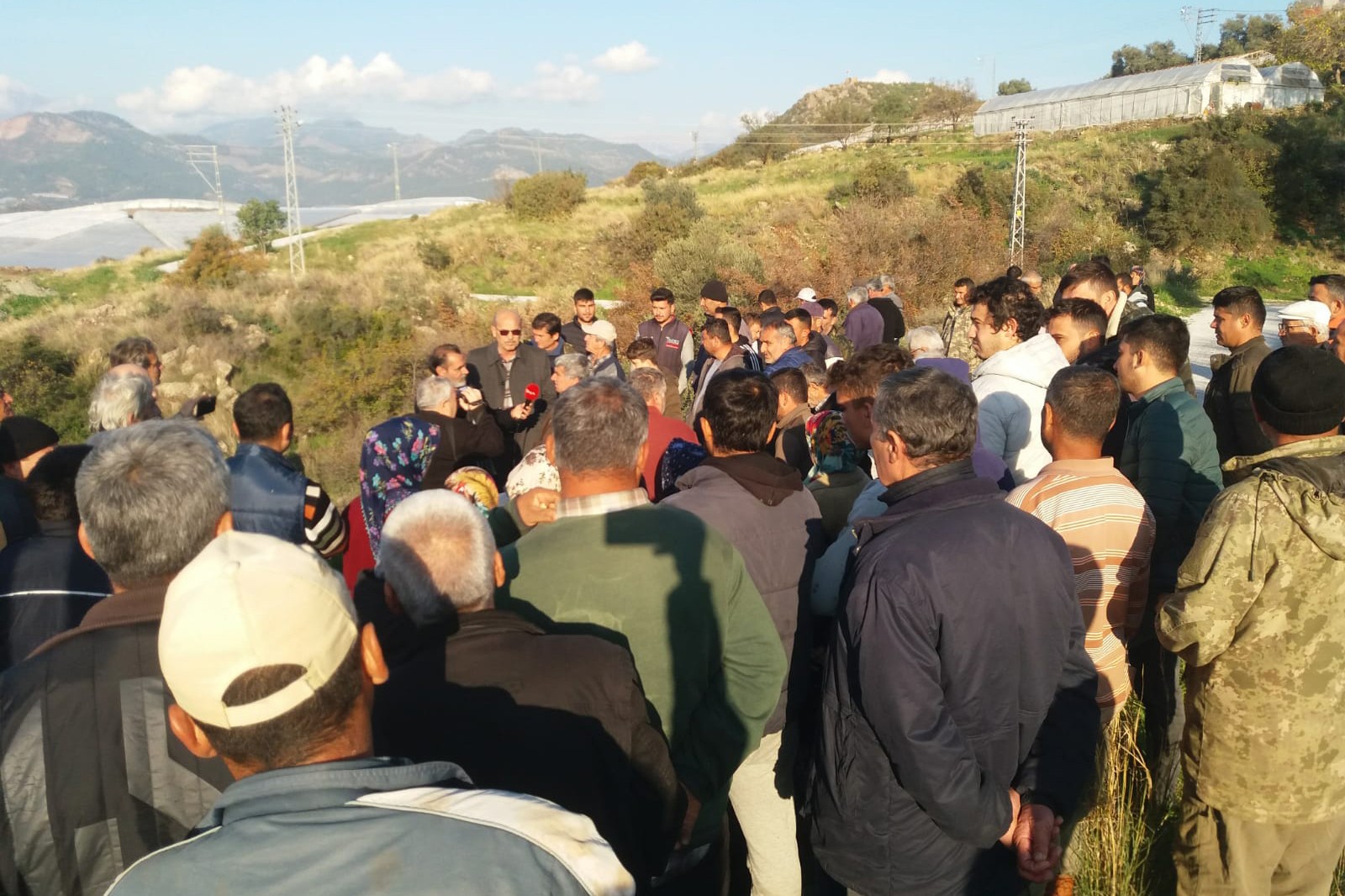 Anamur’ta bulunan ünlü Mamure Kalesi’nin bulunduğu alanı da kapsayan bölgede jeotermal kaynak arama ruhsatı verilmesine yöre halkı tepki gösterdi