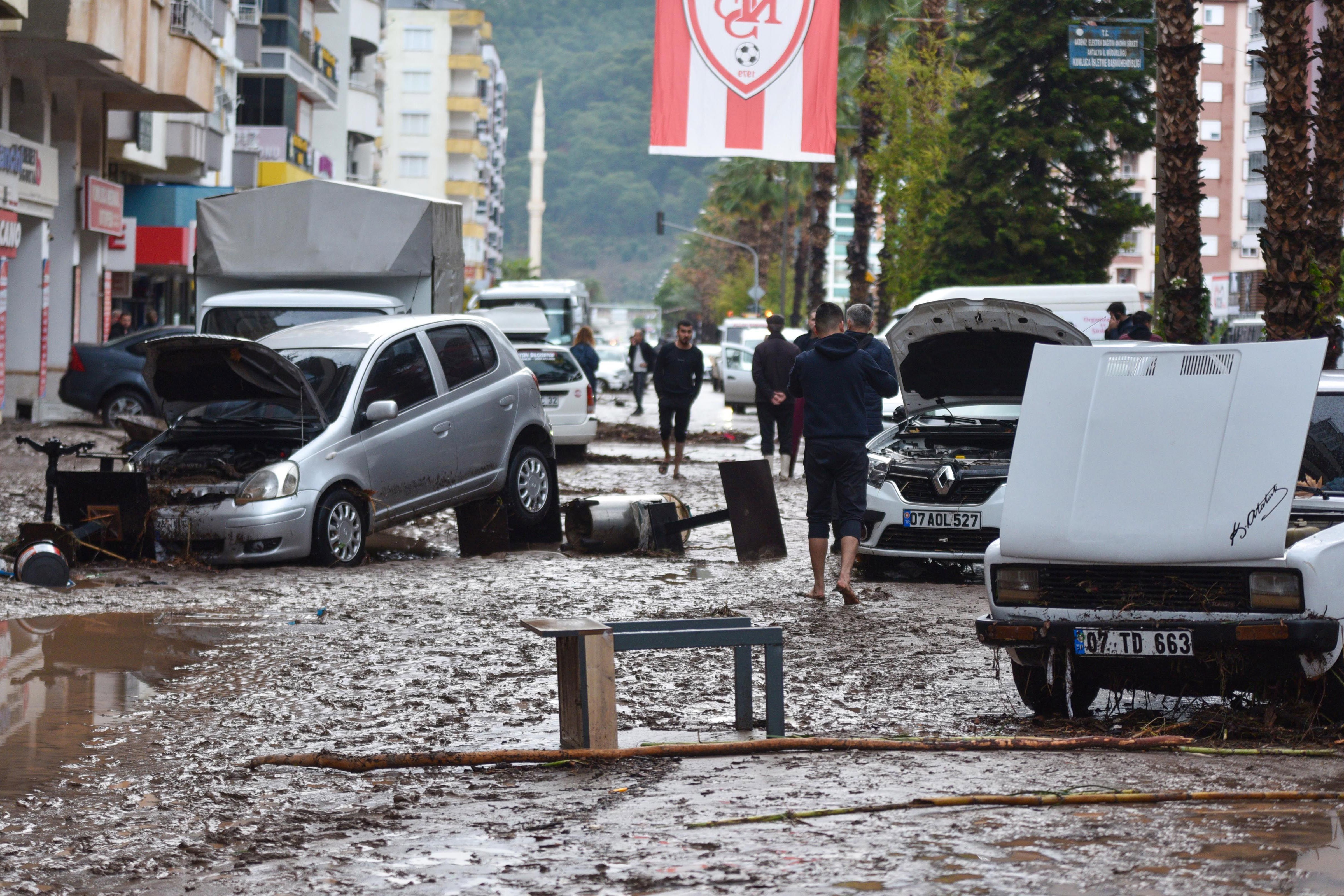 Kumluca'da yaşanan sel