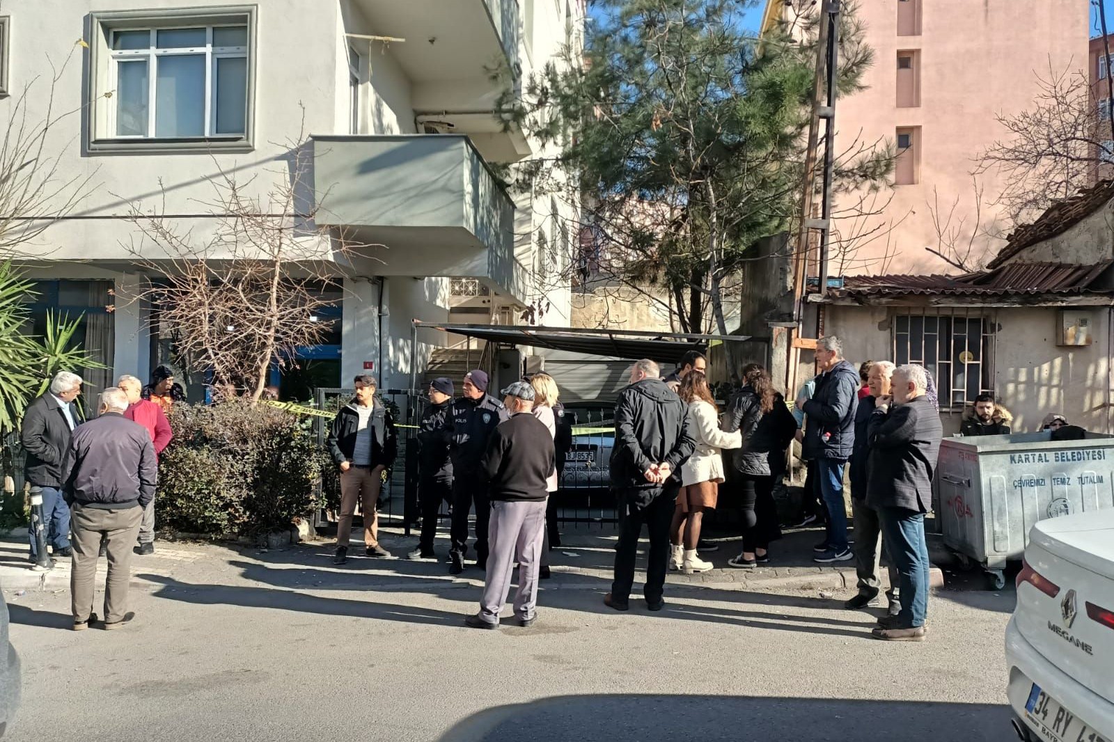 Kartal'da bir evde 2 kadının ölü bulundu