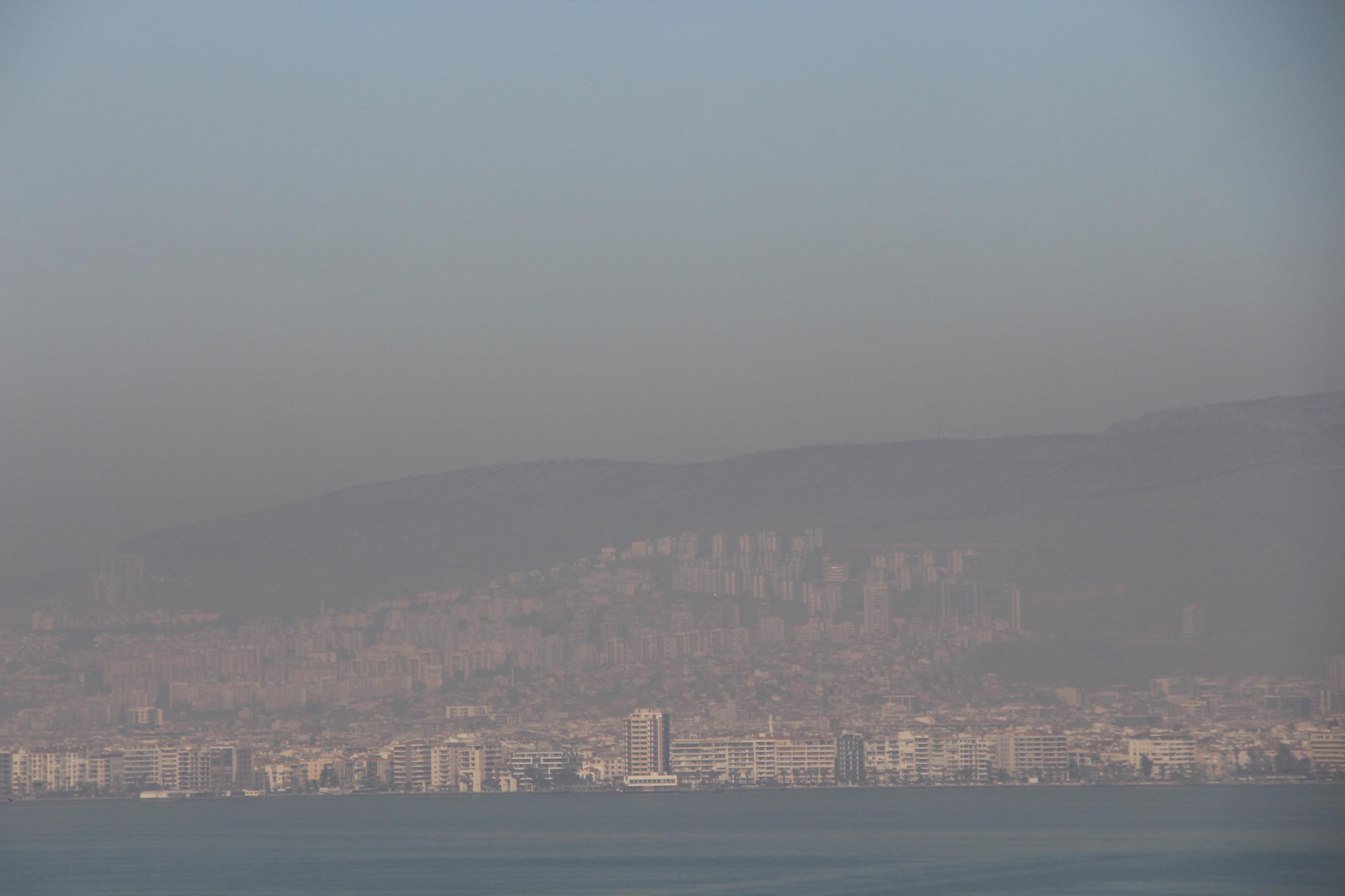 Hava kirliliği arkasında binalar