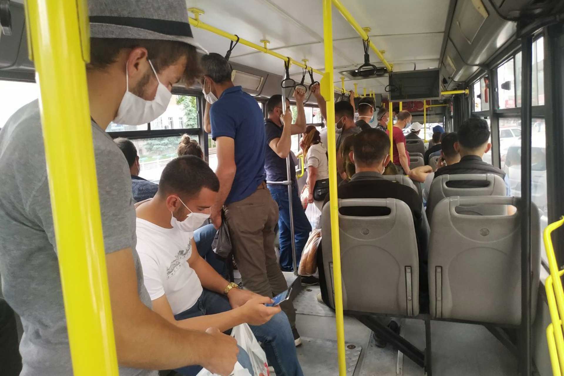 Kayseri'de otobüste yolculuk edenler