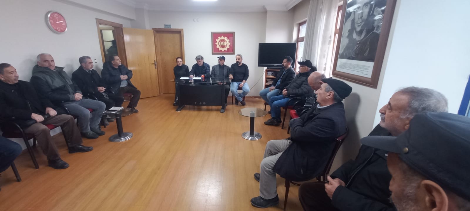 Dersim'de bir araya gelen emep üyeleri