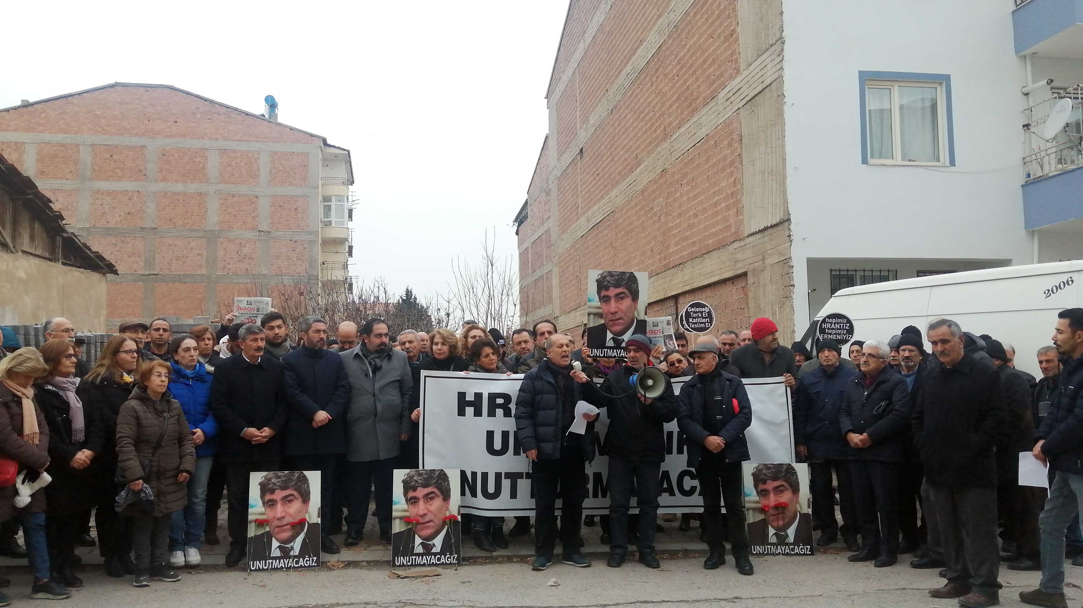 Hrant Dink için Malatya'daki evi önünde düzenlenen anma