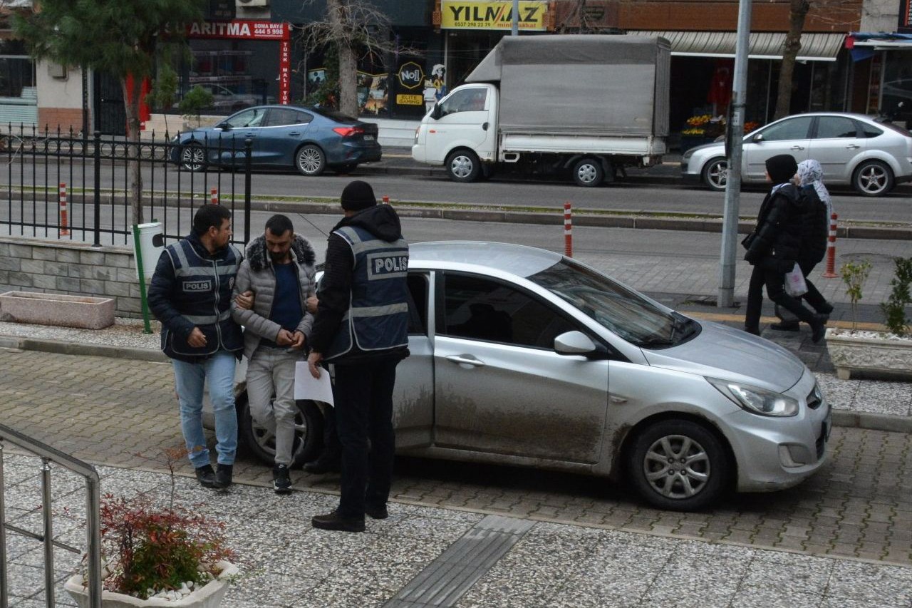 Manisa'da Bahar Kırbaş boşandığı eşi tarafından öldürüldü