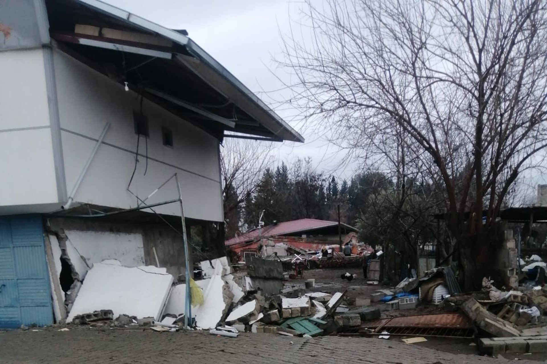 Maraş'ın Pazarcık ilçesine bağlı Narlı'da depremin ardından çekilen fotoğraf.