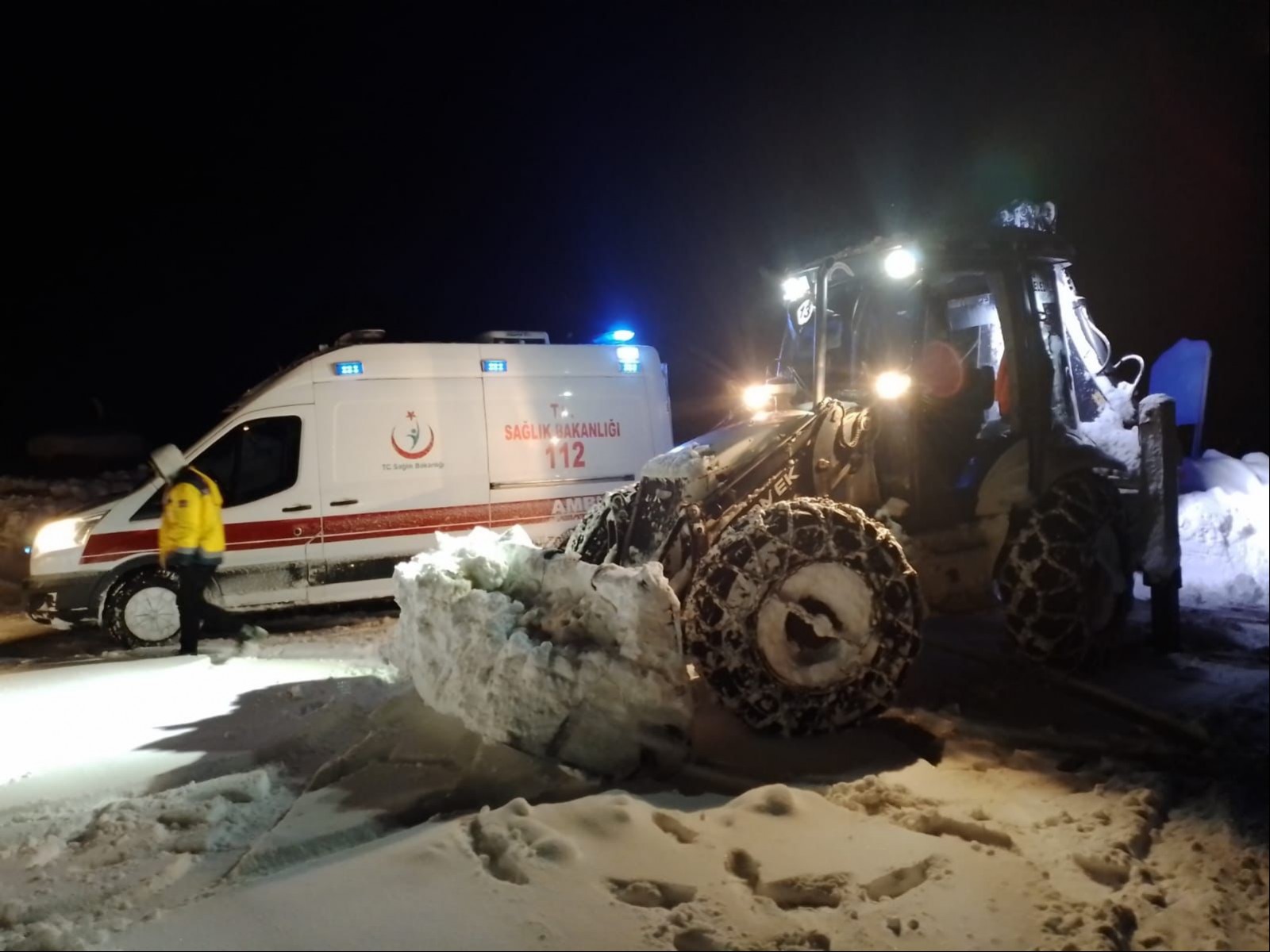 Samsun'da kardan yollar kapandı