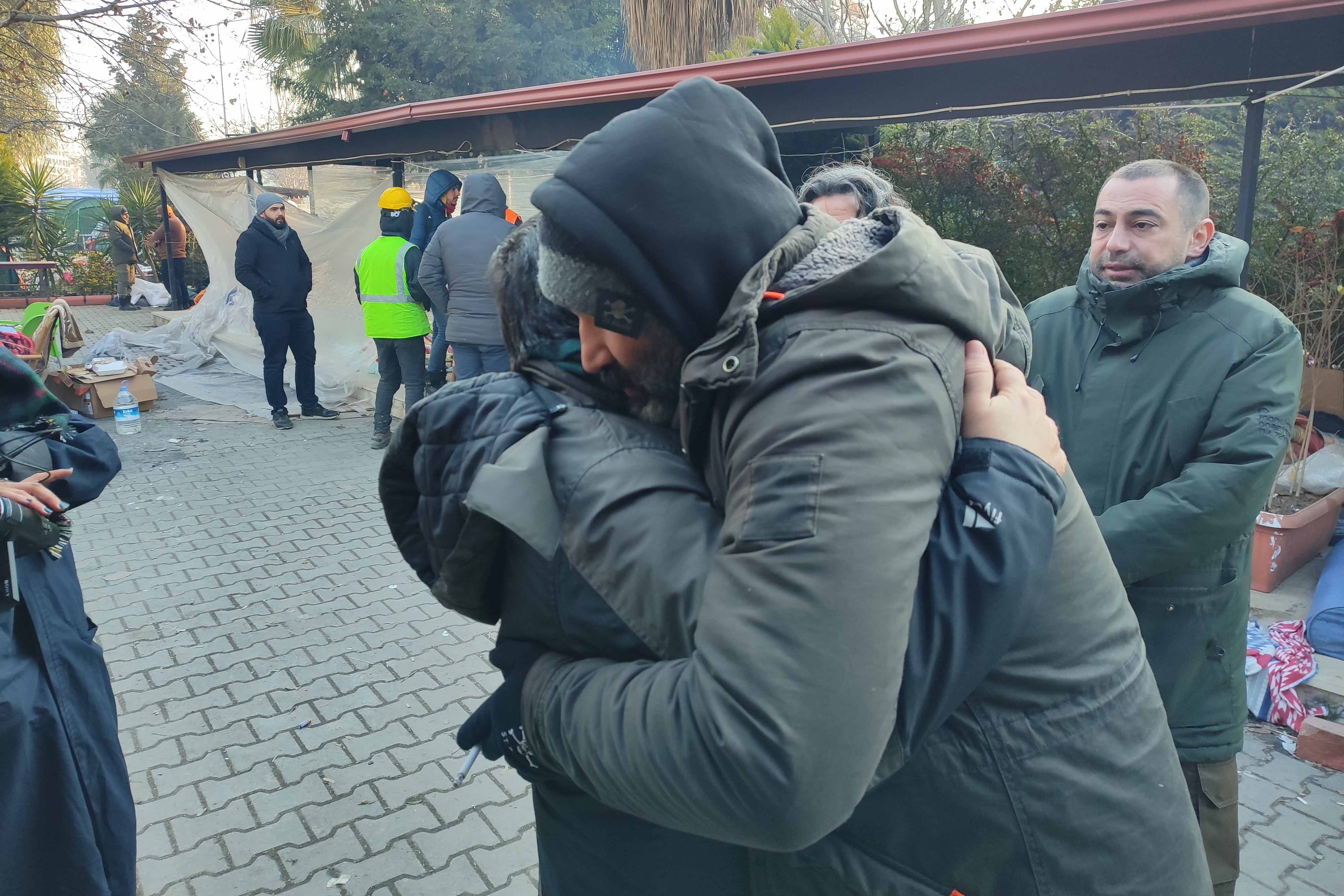 Deprem sonrası Hatay'da incelemelerde bulunan EMEP Genel Başkanı Ercüment Akdeniz