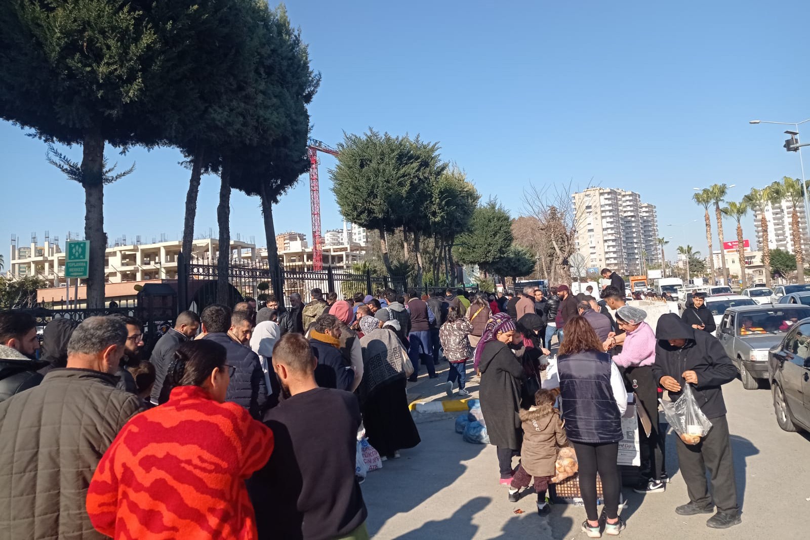 Mersin’deki depremzedeler ve yerel halk için kamu kurumları yetersiz kaldı