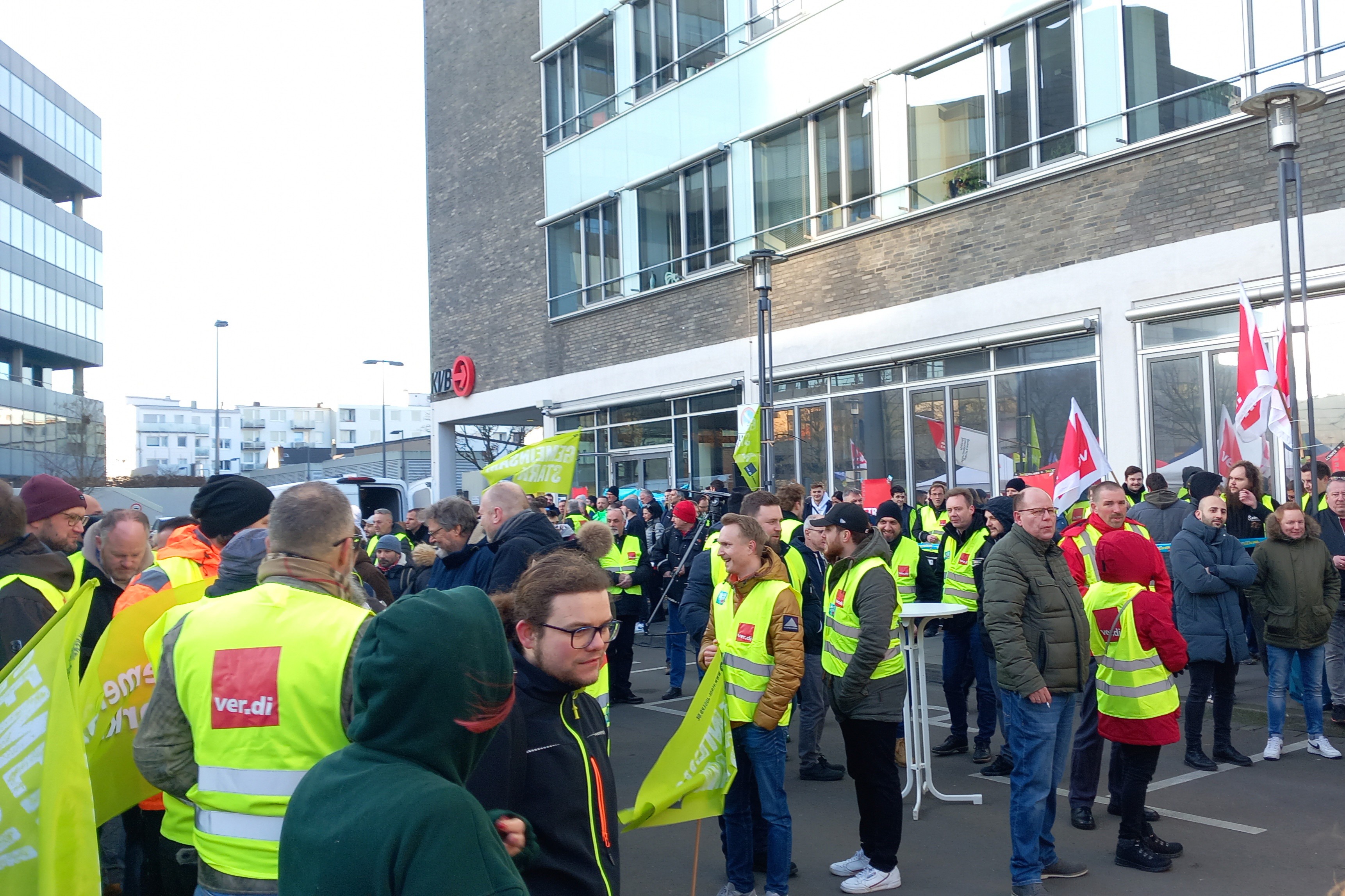 ALmanya'da greve giden işçiler