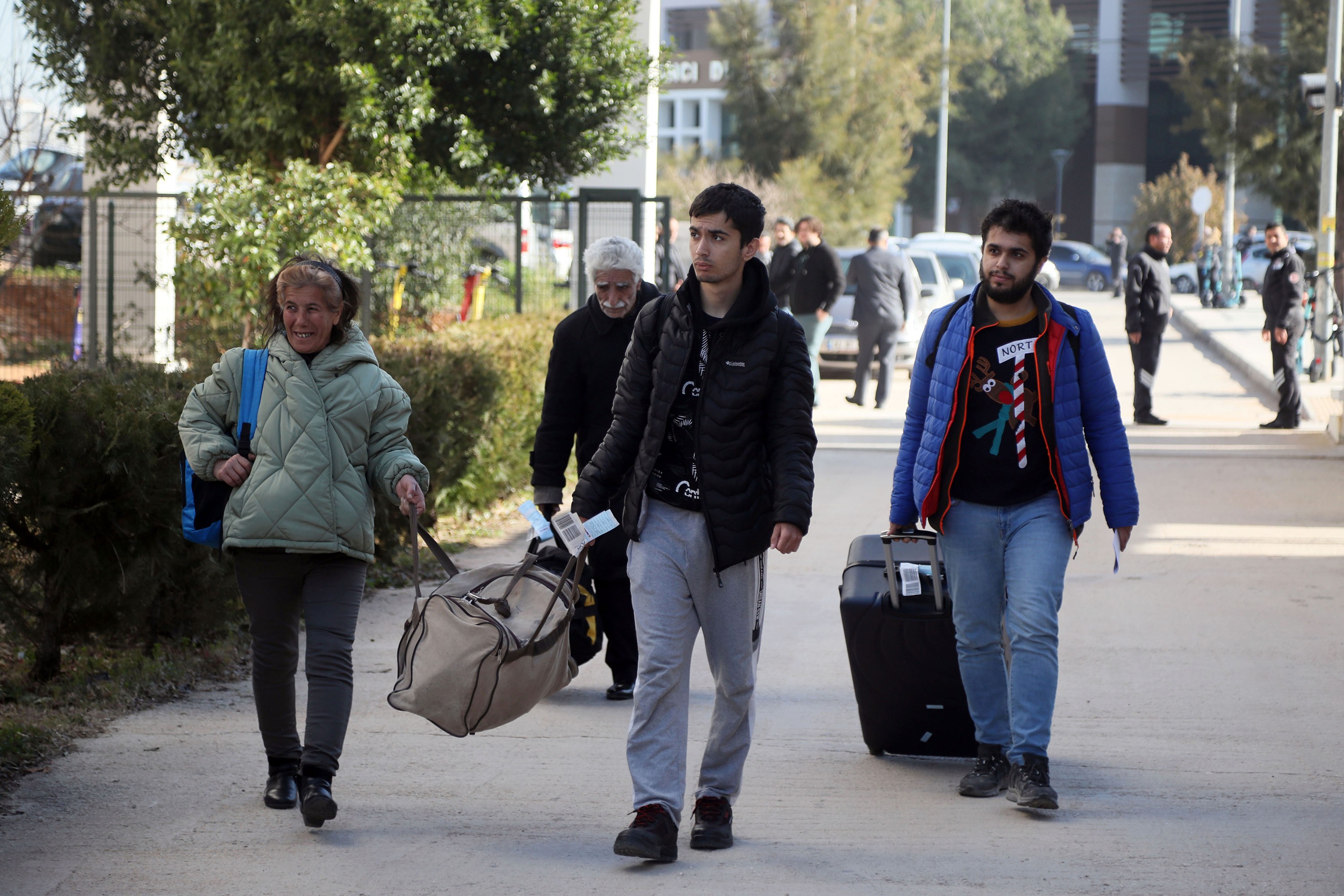 Antalya'ya gelen depremzedeler