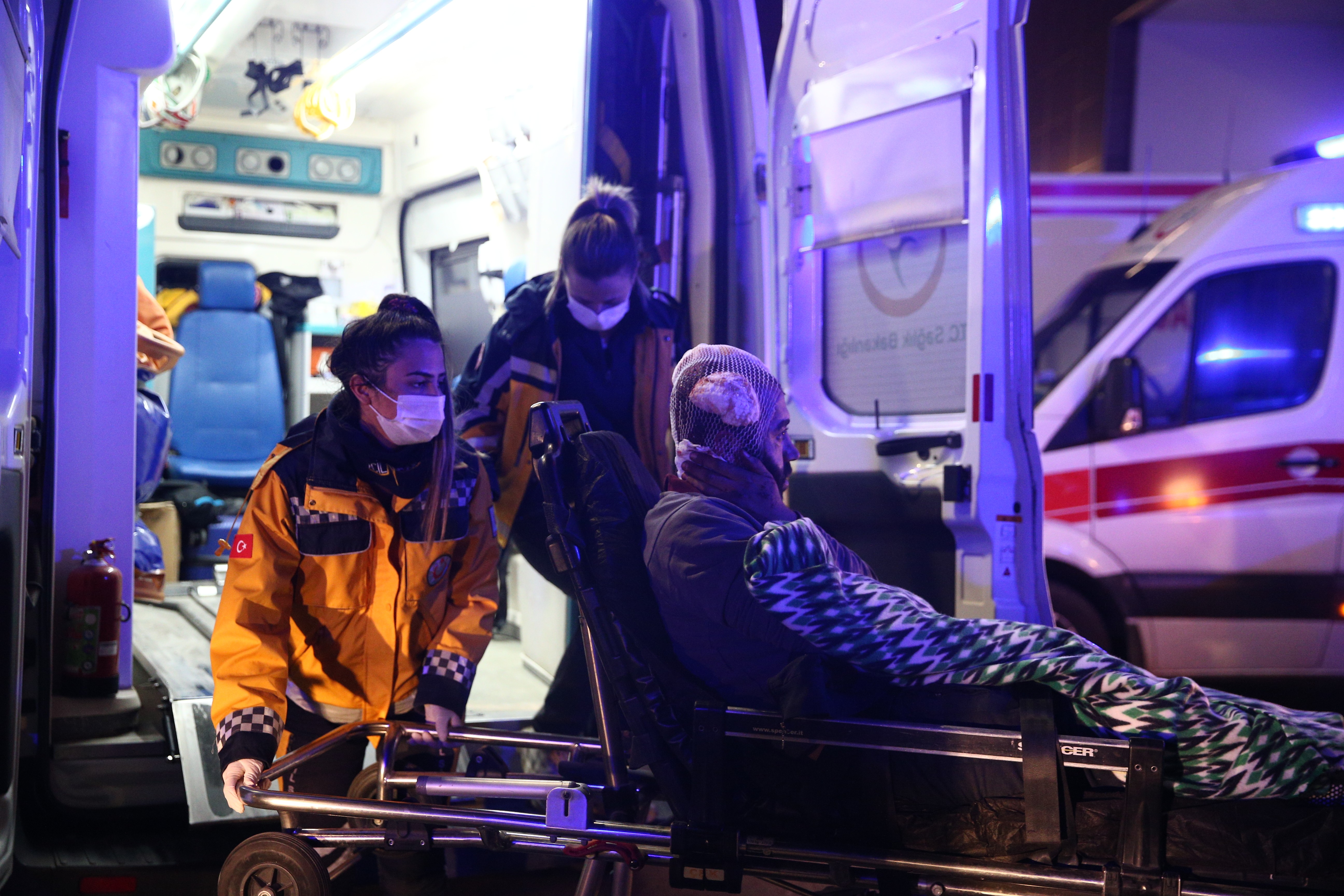 ambulans, yaralı, sedye