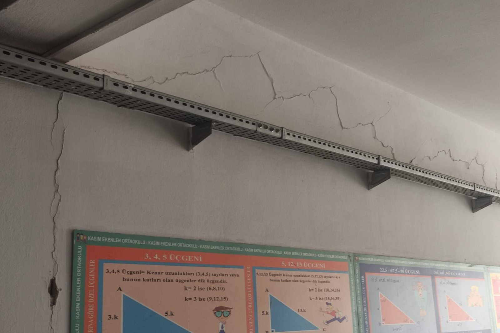 Güvenli değil diye taşınılan okulda çatlaklar var