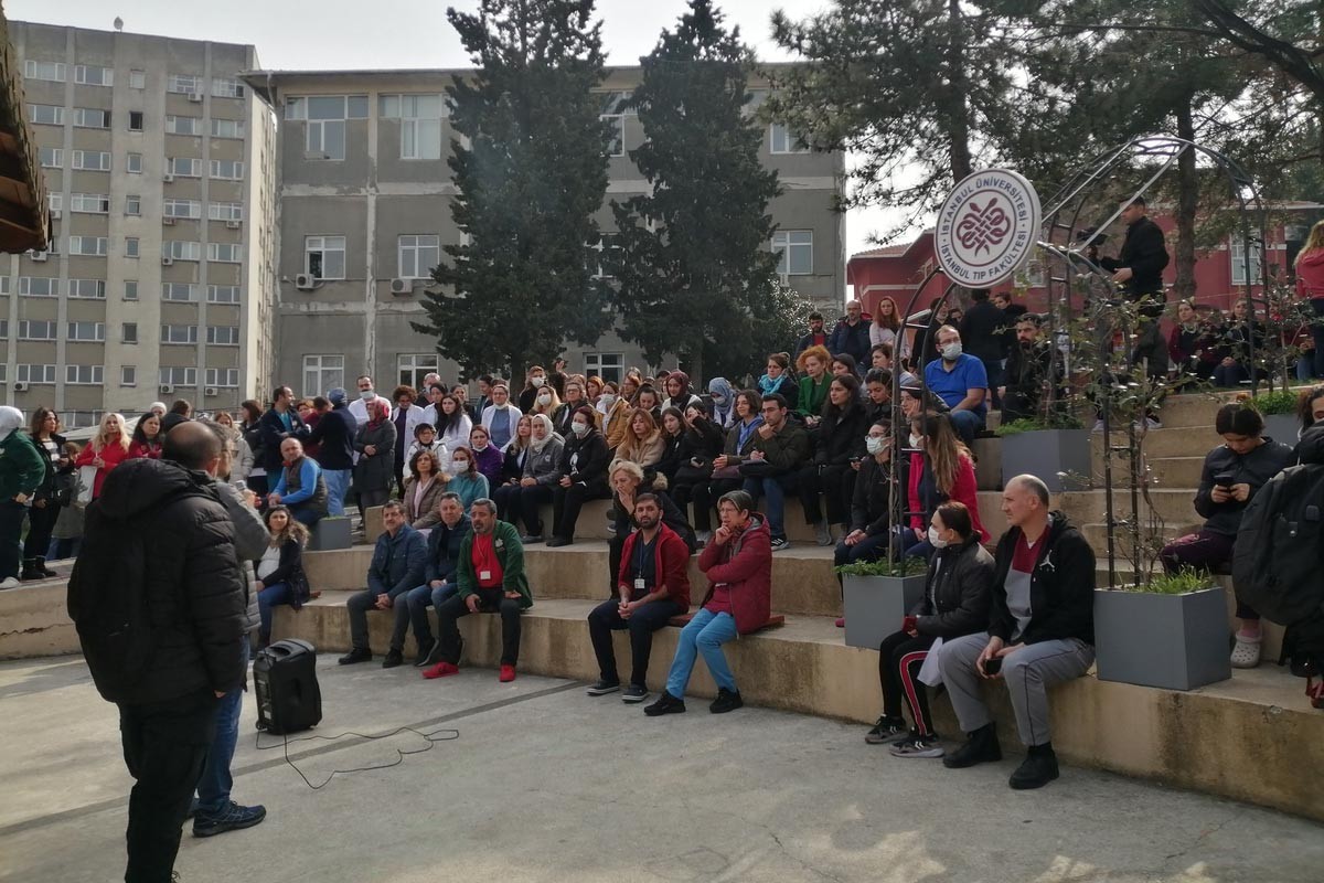 Çapa'da yapılan açık hava toplantısı