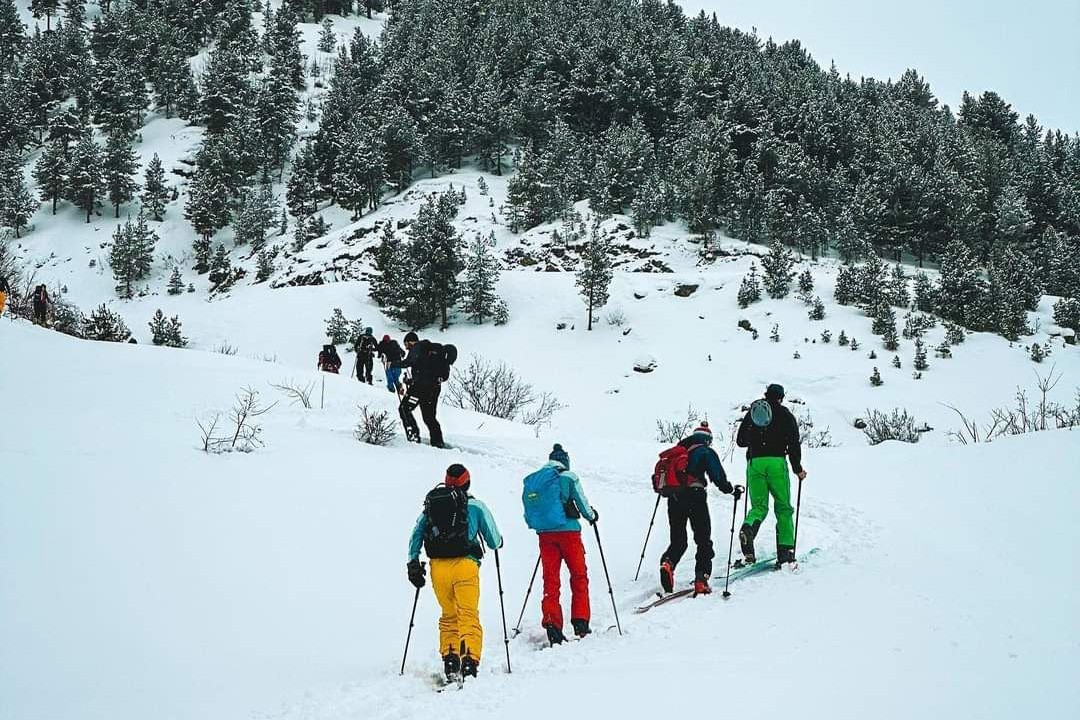 Kaçkar Dağları'nda kayakçıların üzerine çığ düştü