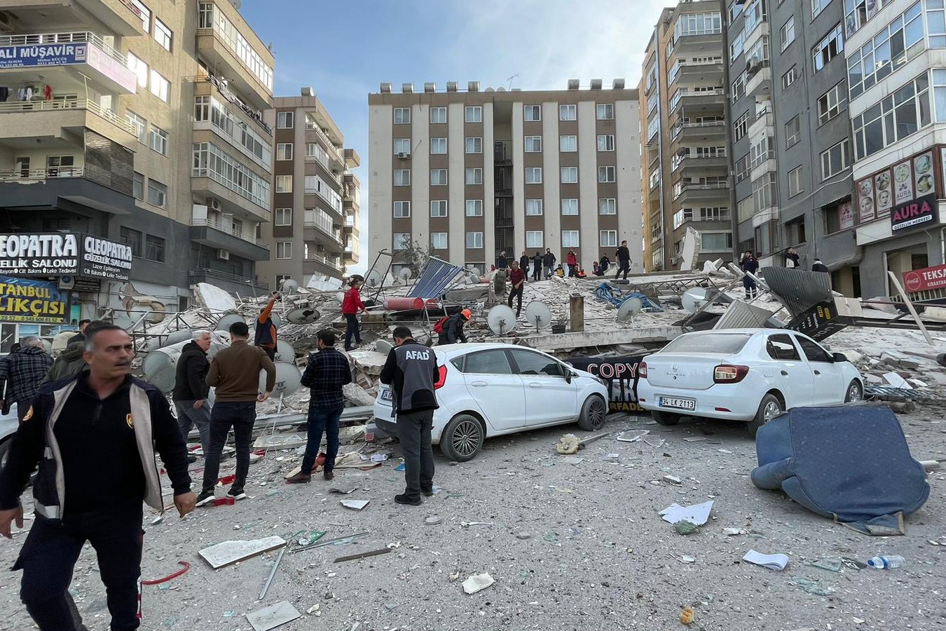 Urfa'da yıkılan bina