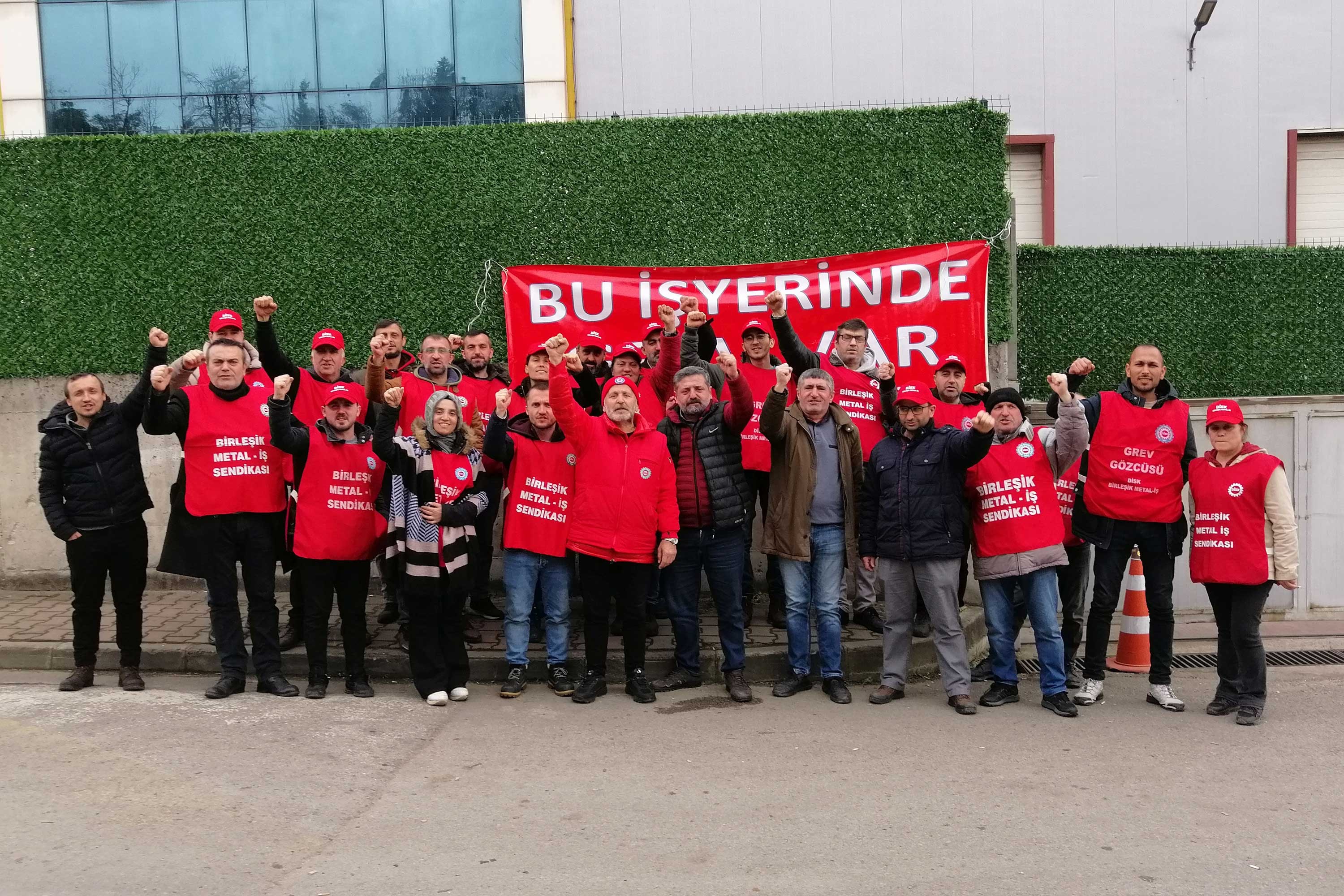 Eski Baldur Baştemsilcisi, MKS işçilerini ziyaret etti: “Birlik dağılmazsa kazanım gelir”