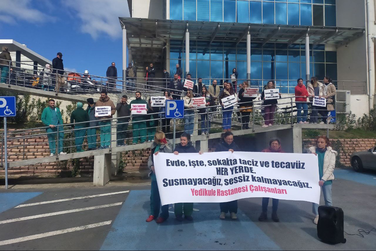 Yedikule Göğüs Hastalıkları Hastanesinde yaşanan cinsel saldırı protesto edildi