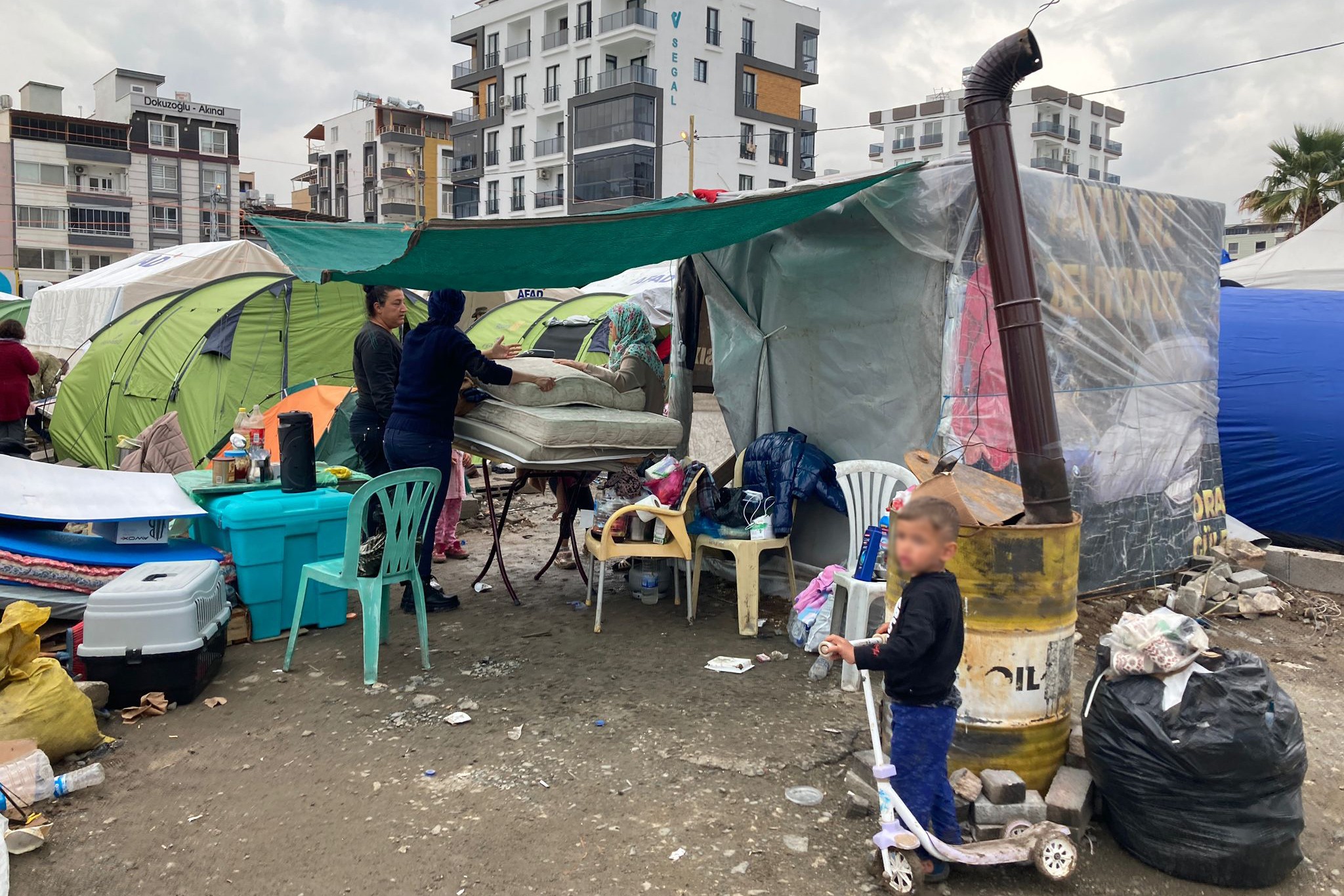 Çadırkent'te boşaltılan çadırlar