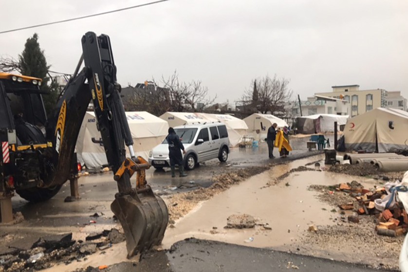 Adıyaman'da çadırkenti su bastı