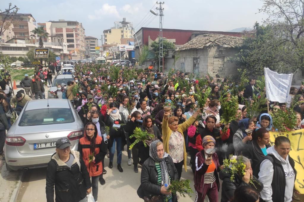 Kadınlar Samandağ'da yürüdü