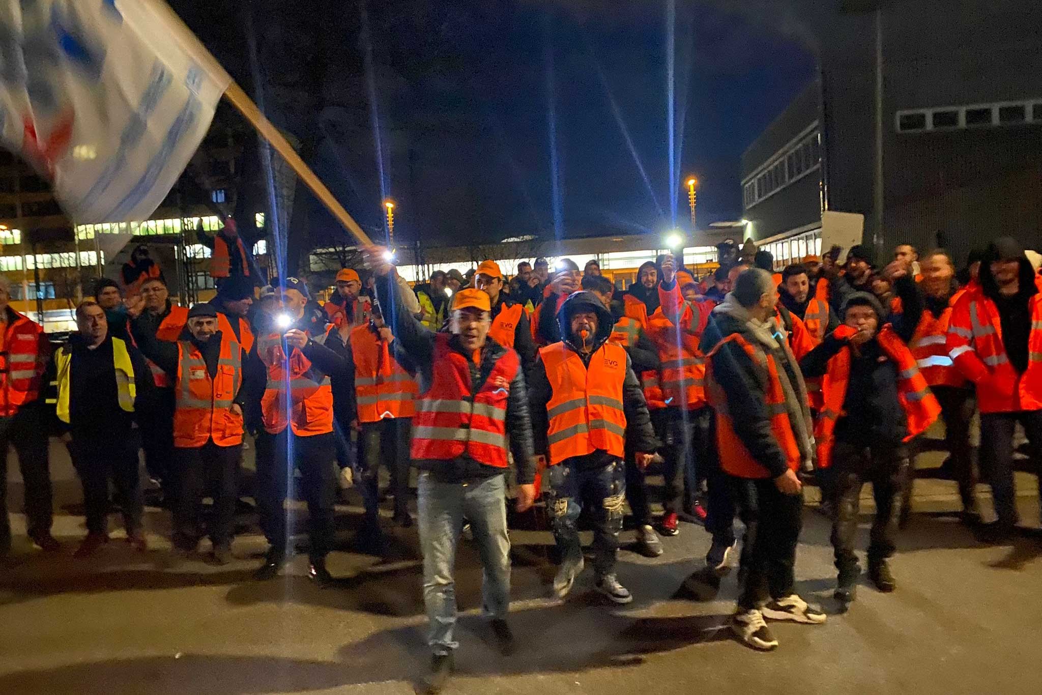 Almanya’da demir yolu işçileri yeniden grev dedi