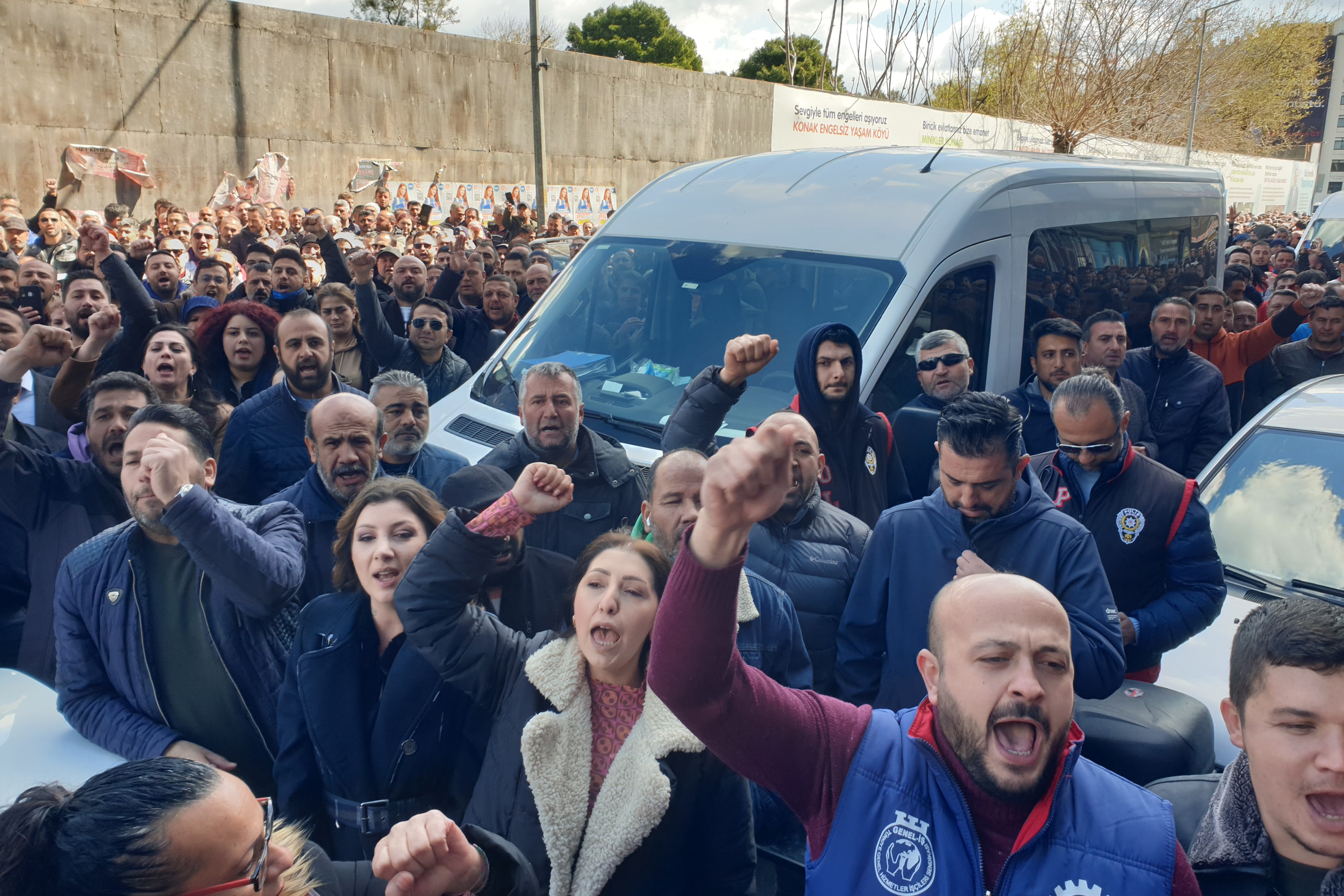 İZENERJİ işçileri: Sadaka değil toplu sözleşme