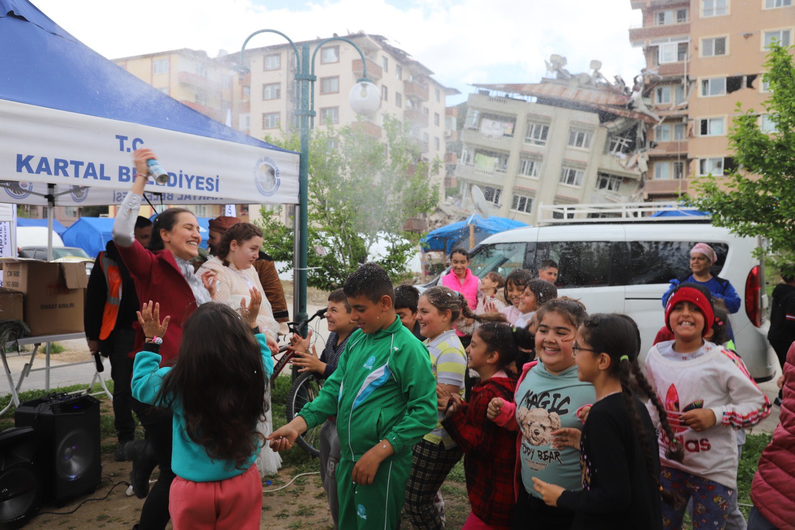 Kartal Belediyesi Hatay'da çocuklar için şenlik düzenliyor