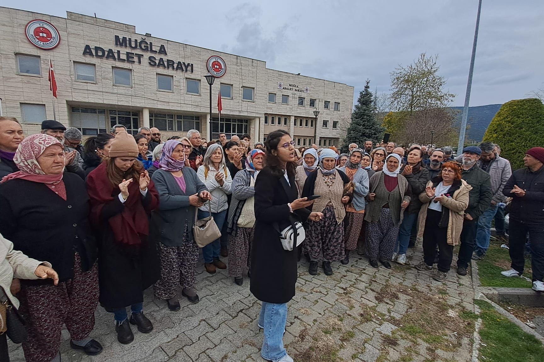 Deştin ve Bayır mahallesi halkı açıklama