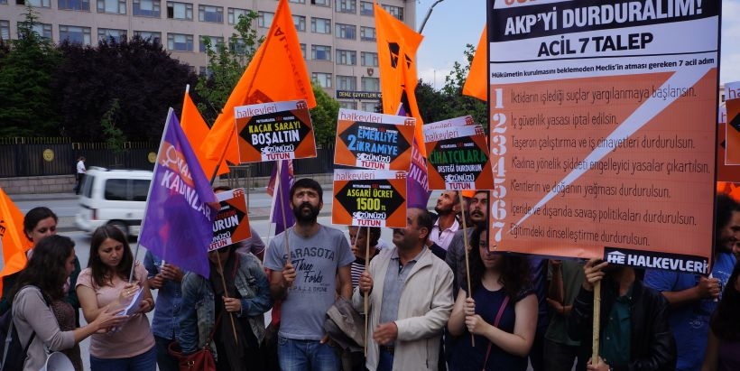 Halkevleri'nden TBMM önünde eylem: Sözünüzü tutun!