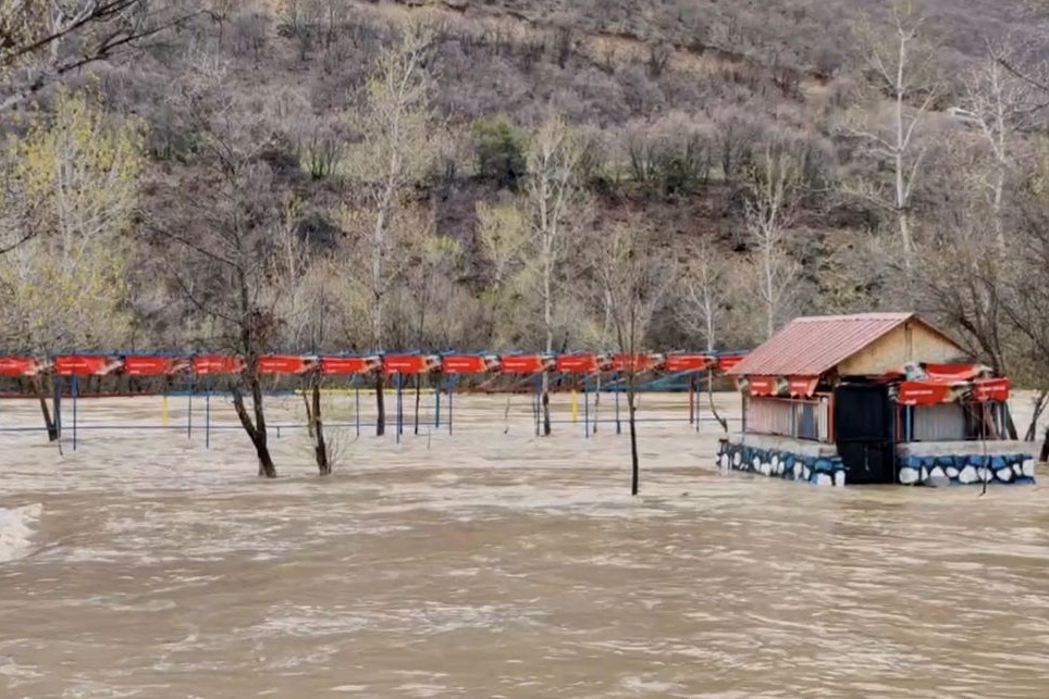 Dersim’de Munzur ve Pülümür çayı taştı