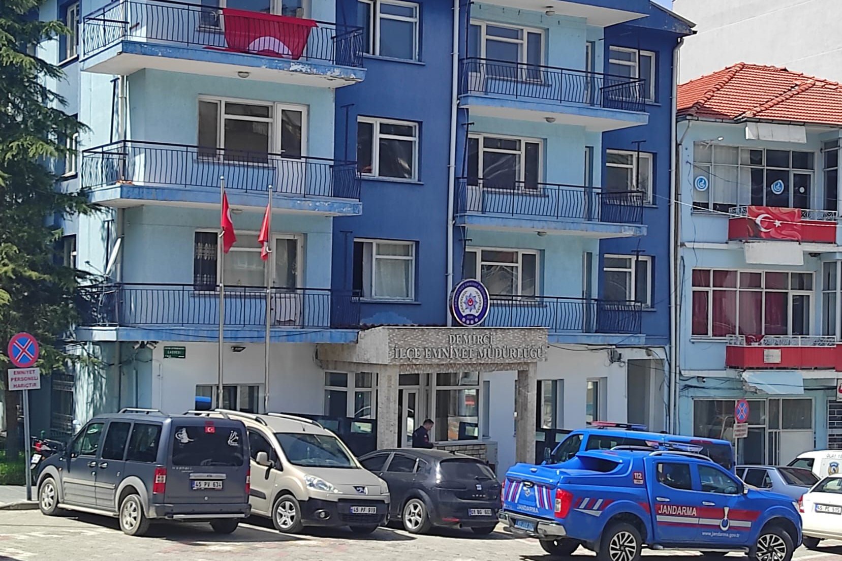 Manisa'da bir kadın polis lojmanında öldürüldü