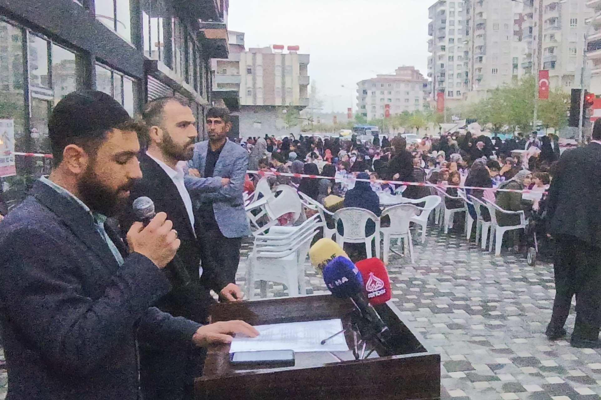 HÜDA PAR'ın Antep seçim bürosu açılışından fotoğraf