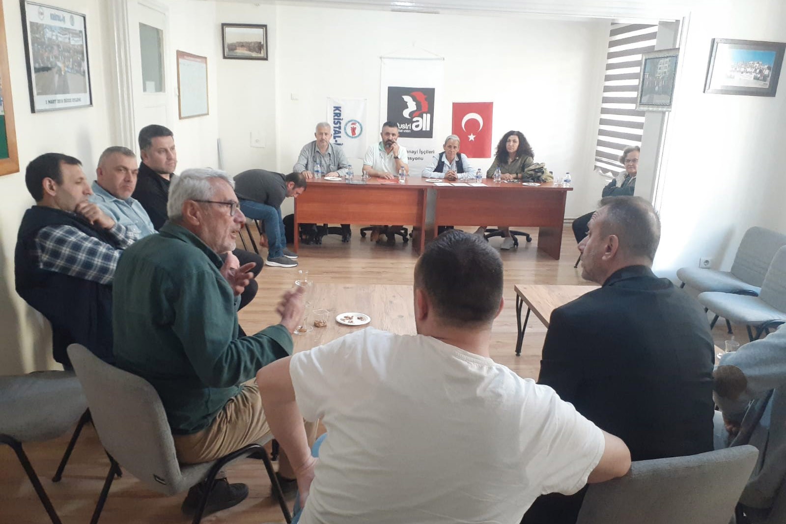 Balıkesir Yeşil Sol Parti adayları kadınlar ve İşçilerle buluştu