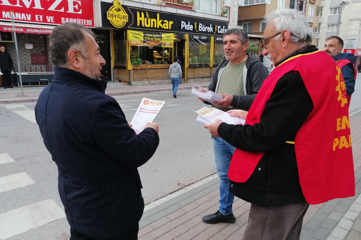 Yusuf Akar bildiri dağıttı