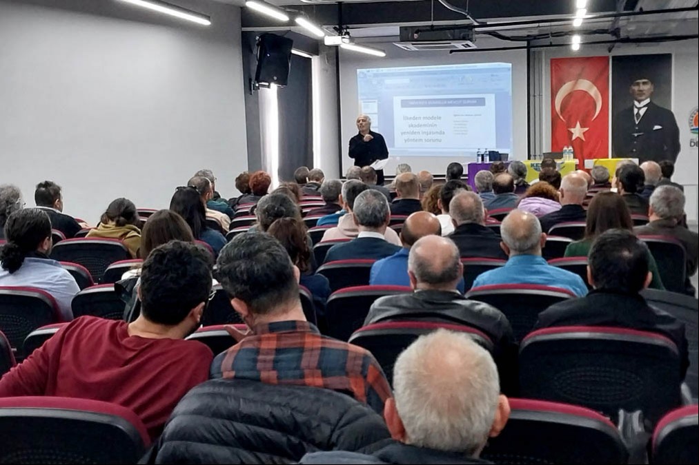 Samsun’da Eğitim Sen’den akademinin yeniden inşasında yöntem sorunu üzerine panel