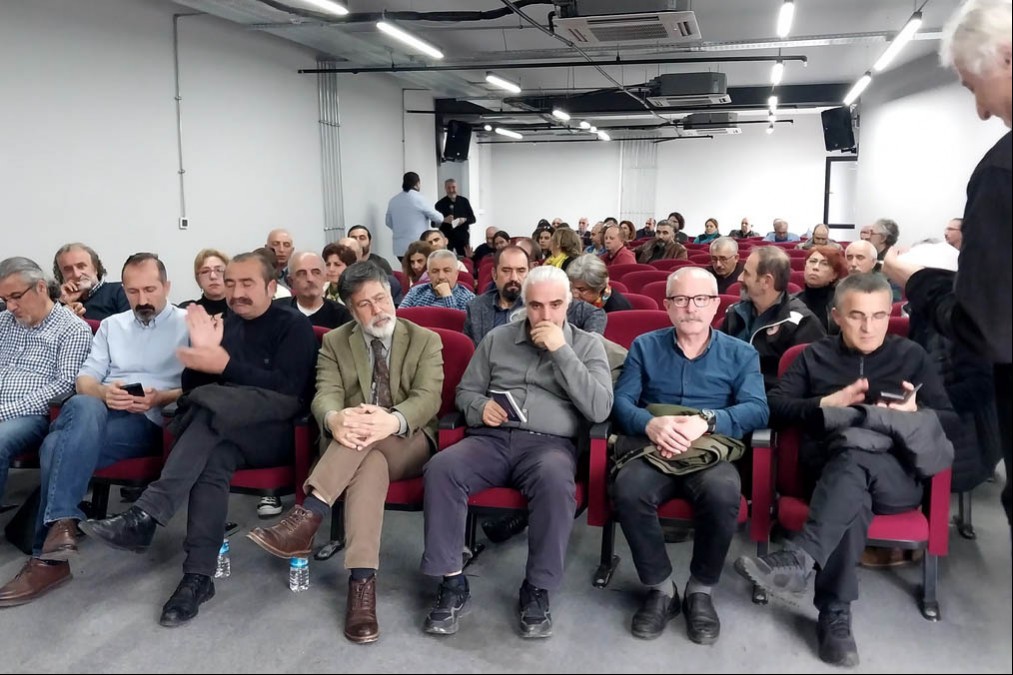 Samsun’da Eğitim Sen’den akademinin yeniden inşasında yöntem sorunu üzerine panel