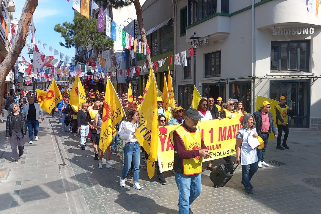 İzmir Karşıyaka'da 1 Mayıs kutlaması