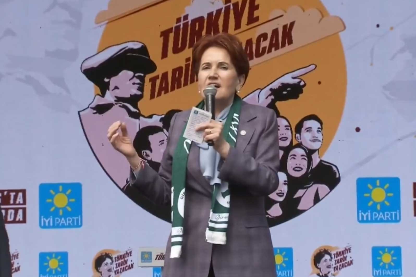 Meral Akşener, Giresun'da konuşurken