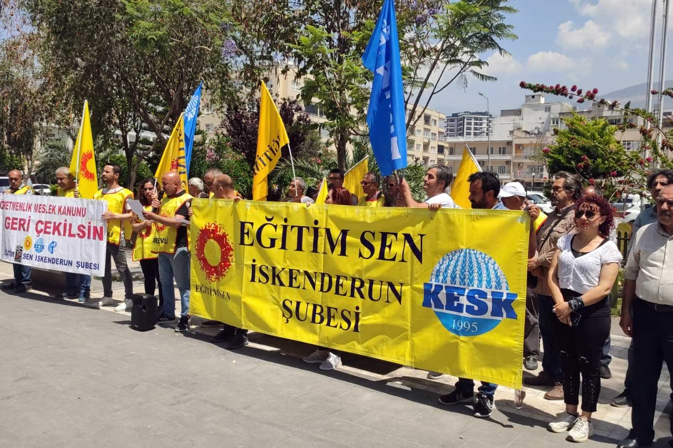 İskenderun'da Eğitim Sen'in yaptığı açıklama