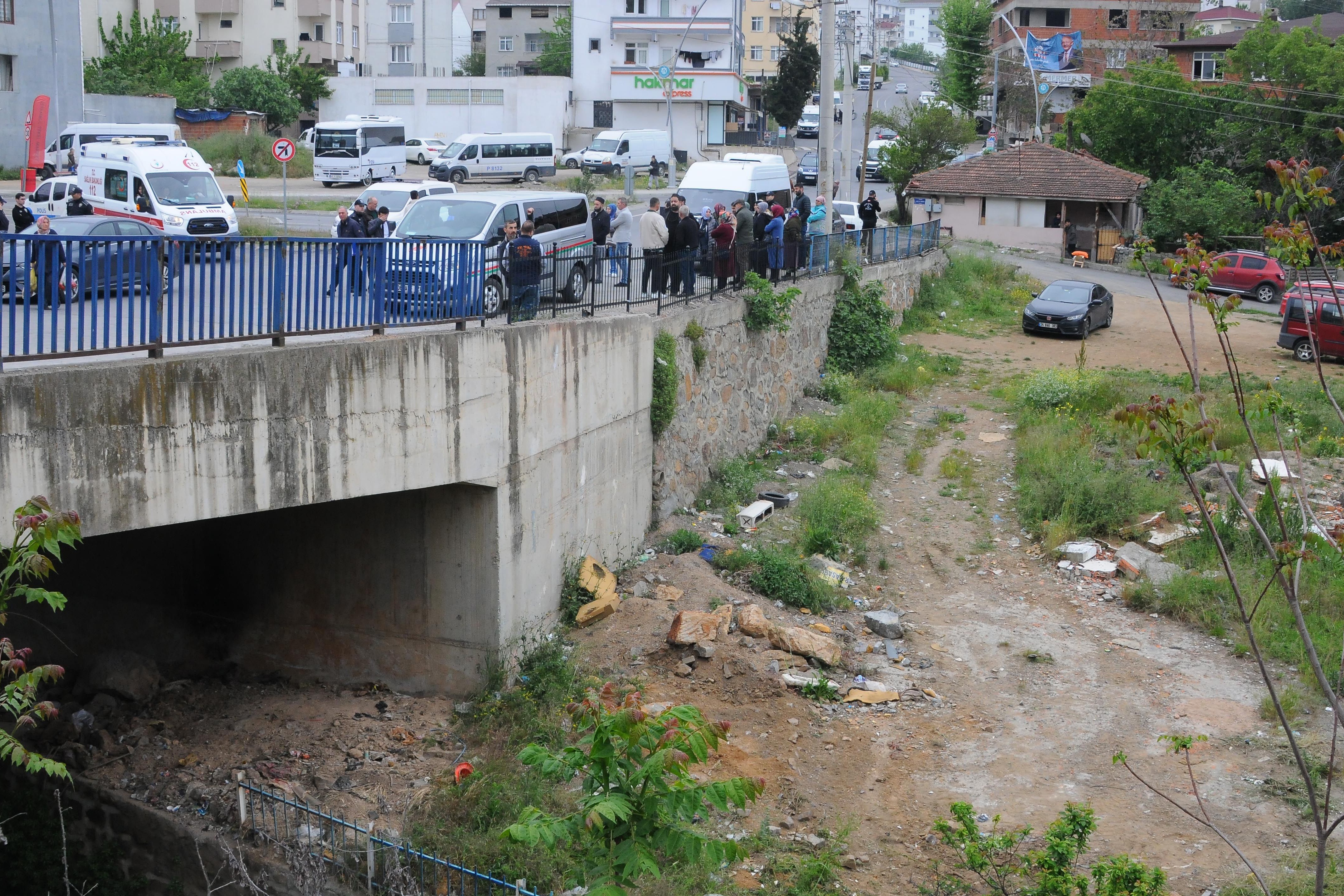 4’ü öğrenci 5 kişinin hayatını kaybettiği öğrenci servisi kazasında keşif yapıldı